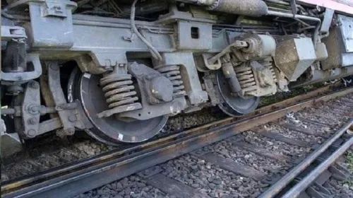 اطلاعیه مهم راه آهن درباره ی خروج قطار میانه - تهران از خط