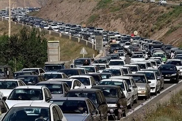 ترافیک نیمه سنگین در محور چالوس و بزرگراه کرج - تهران